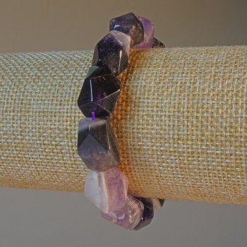 Браслет от натурален аметист, многоъгълен камък, диаметър 12×15 мм +/-, дължина 18 см +/- (еластична основа)