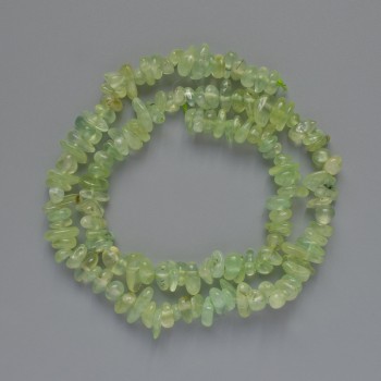 Мъниста пренит натурален камък – малки късчета, диаметър 6×3 мм, дължина 41 см на конец