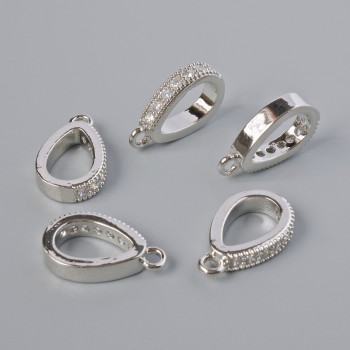 Основа за висулка с бели стрази, сребрист цвят на метал, диаметър 15х3 мм ± 1 бр