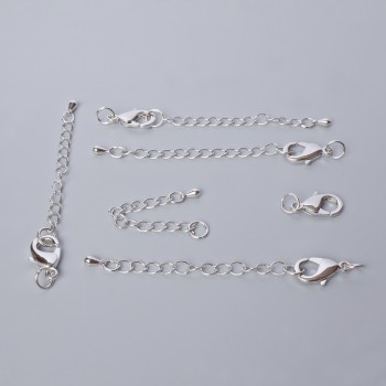 Фурнитура: карабинова закопчалка, диаметър 15×8 мм, с удължителен синджир, дължина 5,5 см, сребрист цвят на метал