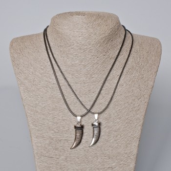 Двойни медальони «Икло» с черна емал и сребрист метал 35×12 мм+, дължина 45–50 см+