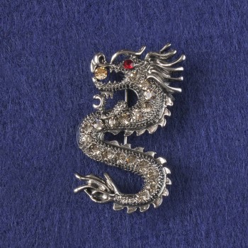 Брошка-кулон Дракон бели кристали, сребрист метал 40×23 мм +