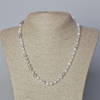 Огърлица от агат „Вени на дракона“ — гладка мъниста, диаметър около 6 мм, дължина 45–48 см