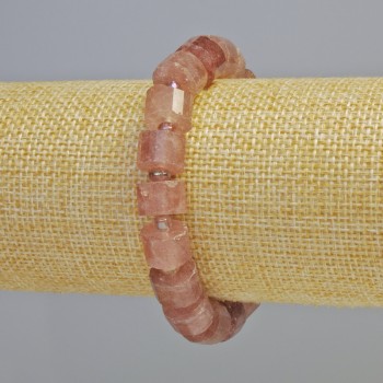 Гривна от розов кварц, естествен камък, гранени шайби, диаметър около 11×7 мм, дължина 18 см ±, с мъниста (еластична основа)