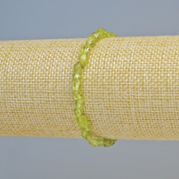 Браслет хризолит – естествен камък, фасетиран, диаметър 5×6 мм ± (еластична основа), дължина 18 см+