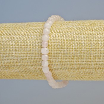 Гривна от розов кварц, естествен камък, гранени кубчета, диаметър около 5,5 мм ± (еластична основа), дължина 18 см+