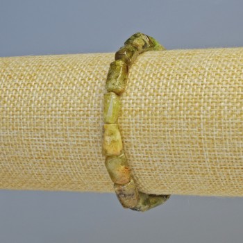 Гросулар гривна (зеленият гранат) естествен камък с огранка, диаметър 7×11 мм ± (еластична основа), дължина 18 см+