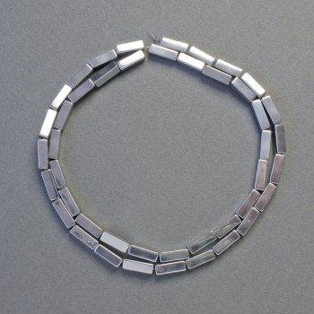 Хематит мъниста, правоъгълна форма, цвят сребърен, диаметър 9×3 мм, дължина около 42 см – низа