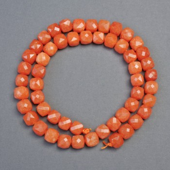 Мъниста от естествен нефрит Машан грановани кубчета, диаметър около 7×7 мм, дължина около 37 см