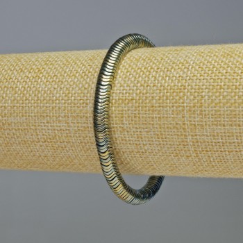 Браслет от хематит, рондели с вълнообразна форма, цвят черно злато хамелеон, диаметър 6×1 мм ±, дължина 18 см ±, еластична основа