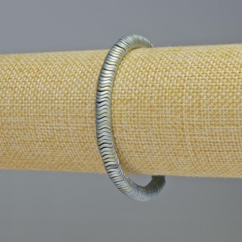 Гривна от хематит рондел – радужна вълна, цвят: радужен светлосин, матов, диаметър 6×1 мм, дължина 18 см, еластична основа