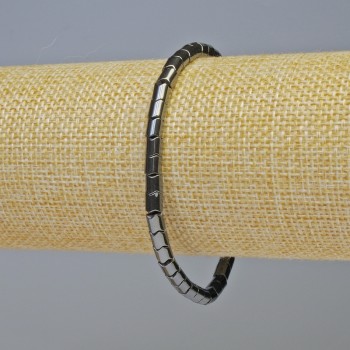 Гривна от хематит с цилиндрични зигзагообразни елементи, черен цвят, диаметър 4×4 мм, дължина 18 см ±, еластична основа