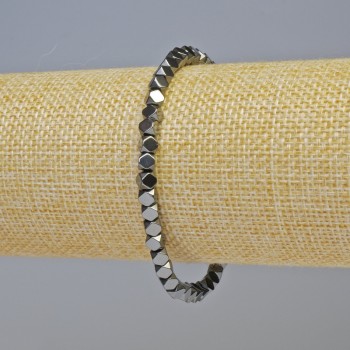 Браслет от хематит с многоъгълна форма, черен цвят, диаметър 4х4 мм, дължина 18 см, еластична основа