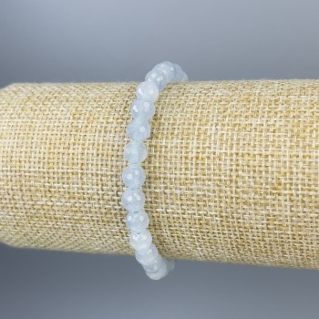 Гривна с аквамарин — гранени бусинки, диаметър около 6 мм, дължина около 18 см, еластична основа