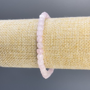 Гривна от гранен кунцит, кубчета, диаметър около 6 мм, дължина 18 см, еластична лента