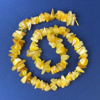 Мънисти от янтар късчета 11×5 мм ± на конец, дължина 38 см+