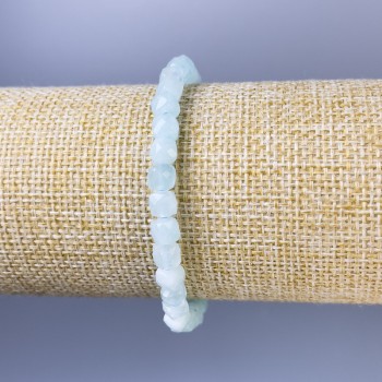 Гривна от ангелит с грановани кубчета, диаметър 5×5 мм, дължина около 18 см, еластична основа