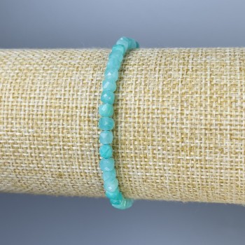 Браслет амазонит с фасетирани кубчета, диаметър около 4 мм, дължина 18 см, еластична основа