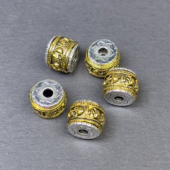 Мънисто-вмъкване със сребърно-златист метален цвят, диаметър 9×11 мм ±, дупка около 3 мм ±