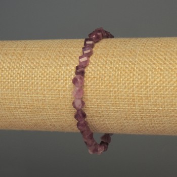 Браслет от гранован турмалин, ромбовиден, диаметър 6×5 мм, дължина 18 см, еластична основа