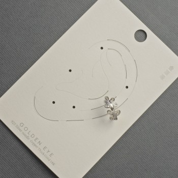 Обeца-каф за ухото от сребрист метал 7×13 мм ± бели кристали