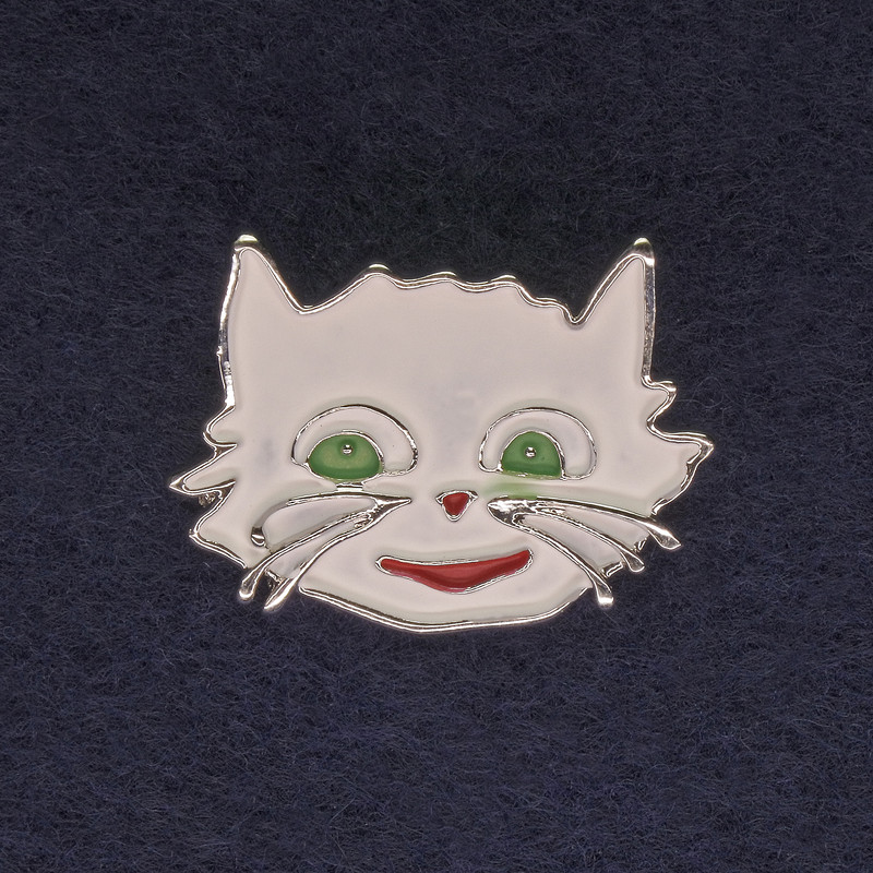 Брошка котка, цвят бял емайл, сребърен метал, 27×22 мм+