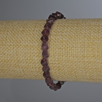 Браслет гранован турмалин, ромбичен, диаметър 6×5 мм, дължина 18 см +/-, еластична основа