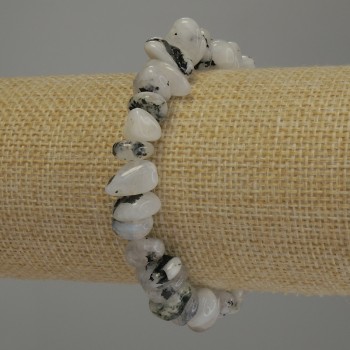 Гривна от адуляр галтови мънини, диаметър 10×5–9 мм, дължина 18 см, с еластична основа