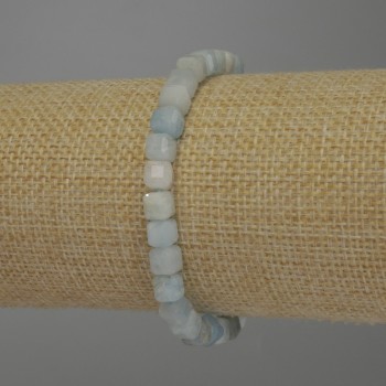 Гривна с морганит гранован куб, диаметър около 6×5 мм, дължина около 18 см, на еластична лента