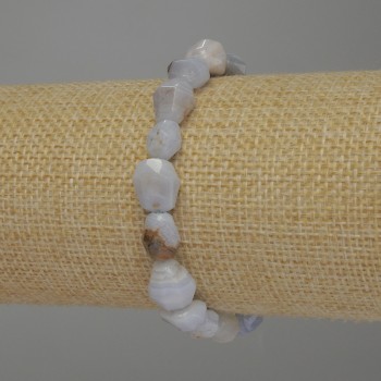 Браслет с небесносин агат, фасетирани мъниста, диаметър 10–15×10 мм, дължина 18 см, еластична основа