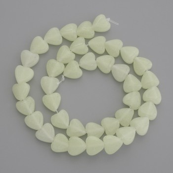 Мъниста от оникс със зелено сияние във форма на сърце 10×10 мм, на конец, дължина около 36 см