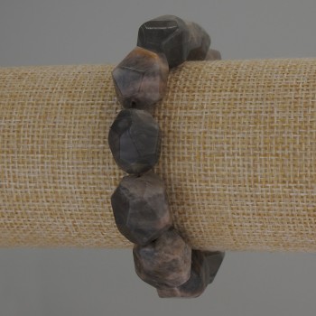 Гривна «Слънчев» от естествен камък, многоъгълни мъниста, диаметър 16–18×13–16 мм, дължина 18 см, еластична основа