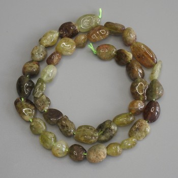 Галтовани мъниста от гросулар, диаметър 9–12×9 мм, дължина 40 см на конец