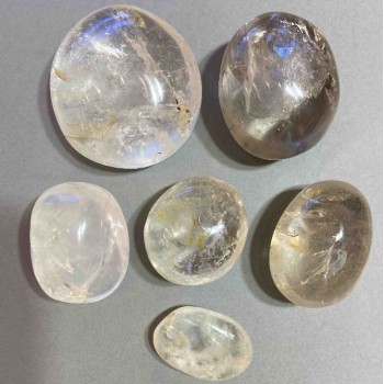 Намалена цена (за 100 г) Сувенирен камък Горски кристал - асортимент, размери, цена за 100 г (пукнатини, чипове, износвания)