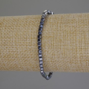 Гривна от терагерц с гранени кубчета, размери 3×3 мм, дължина 18 см, еластична