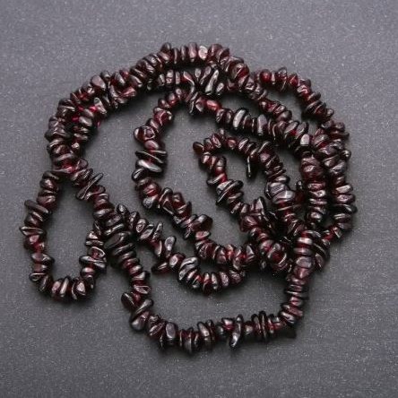 Гранатени мъниста – крошка, диаметър 5-9×3-3 мм, дължина 80 см на конец