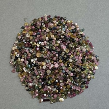 Естествен камък турмалинова гранула без дупка 2,5×2–3 мм+- (за 100 г+-)