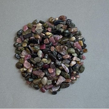 Натурално късче турмалин без дупка