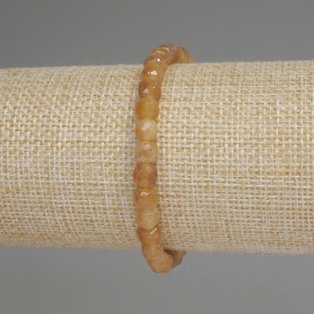 Гривна от гранен цитрин, кубчета, диаметър 5,5 мм, дължина около 18 см, еластична основа