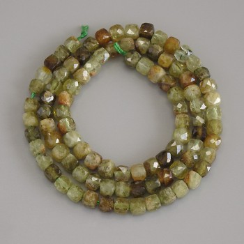 Гросулар гранулирани кубични мъниста, диаметър 4×4 мм, на конец, дължина 39 см+