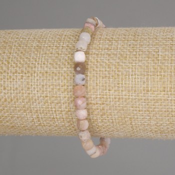 Гривна от розов опал, грановани кубчета, диаметър 5×5 мм, дължина 18 см ± еластична