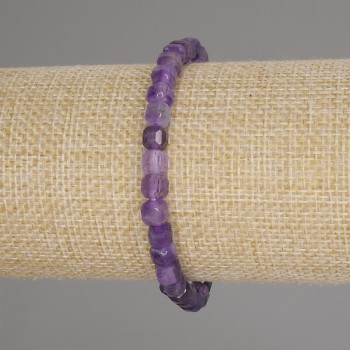 Браслет от гранен аметист, кубчета диаметър около 5×5 мм, дължина 18 см, еластичен