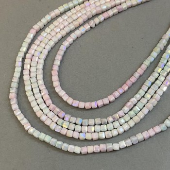 Мънисти от чешки кристал мултицвет с бензиново напылване на конец, гранован куб, диаметър 4×4 мм, дължина 38 см