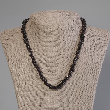 Намисто от гранатова крошка, диаметър 6–9×2–4 мм, дължина 50 см, с закопчалка