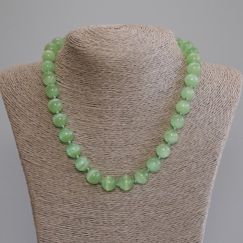 Колие котешко око с гладка мъниста, диаметър около 12 мм, дължина около 50 см, с закопчалка