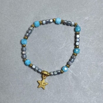 Браслет от хематитови кубчета, диаметър 3,5 мм; аквамарин кубчета 6 мм; дължина 18 см, еластична лента