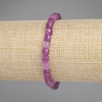 Гривна от турмалин с гранени кубчета, диаметър около 5×5 мм, дължина 18 см, еластична