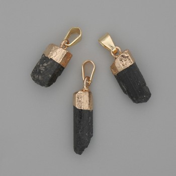 Кулон с турмалин Шерл, необработен камък, златист метал, размери 21-25×7,5×10 мм ± асортимент от размери