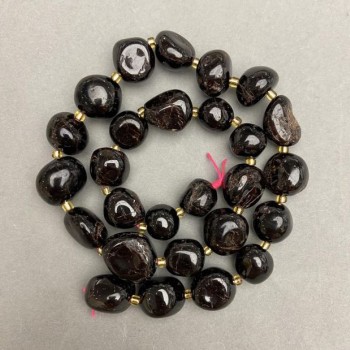 Галтовани гранатени мъниста, диаметър 11–16×10–15 мм, бисер 3 мм, на конец, дължина 41 см