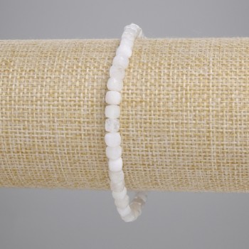 Браслет от адуляр грановани кубчета 4×4 мм, дължина около 18 см, еластична основа